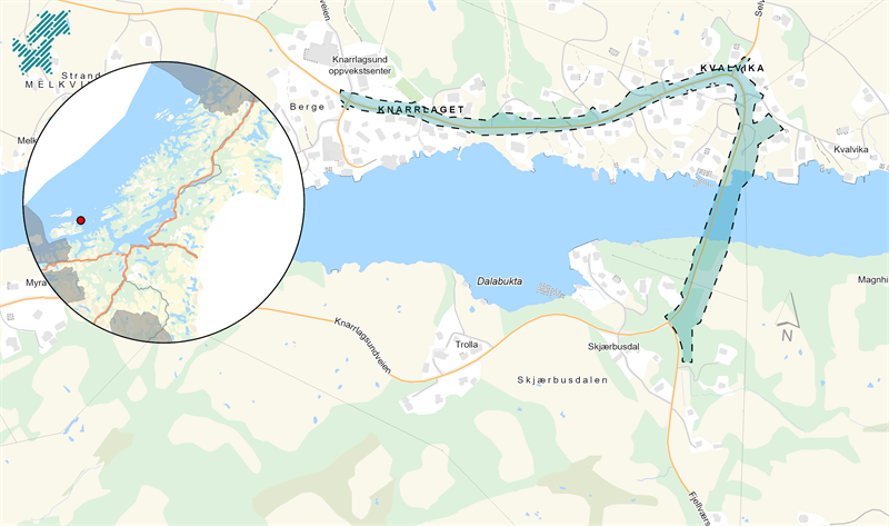 Bildet viser et kart over traséen for byggeprosjektet Knarrlagsundbru. I øverste venstre hjørne vises også et oversiktskart over Trøndelag, der prosjektet er markert med et rødt punkt.